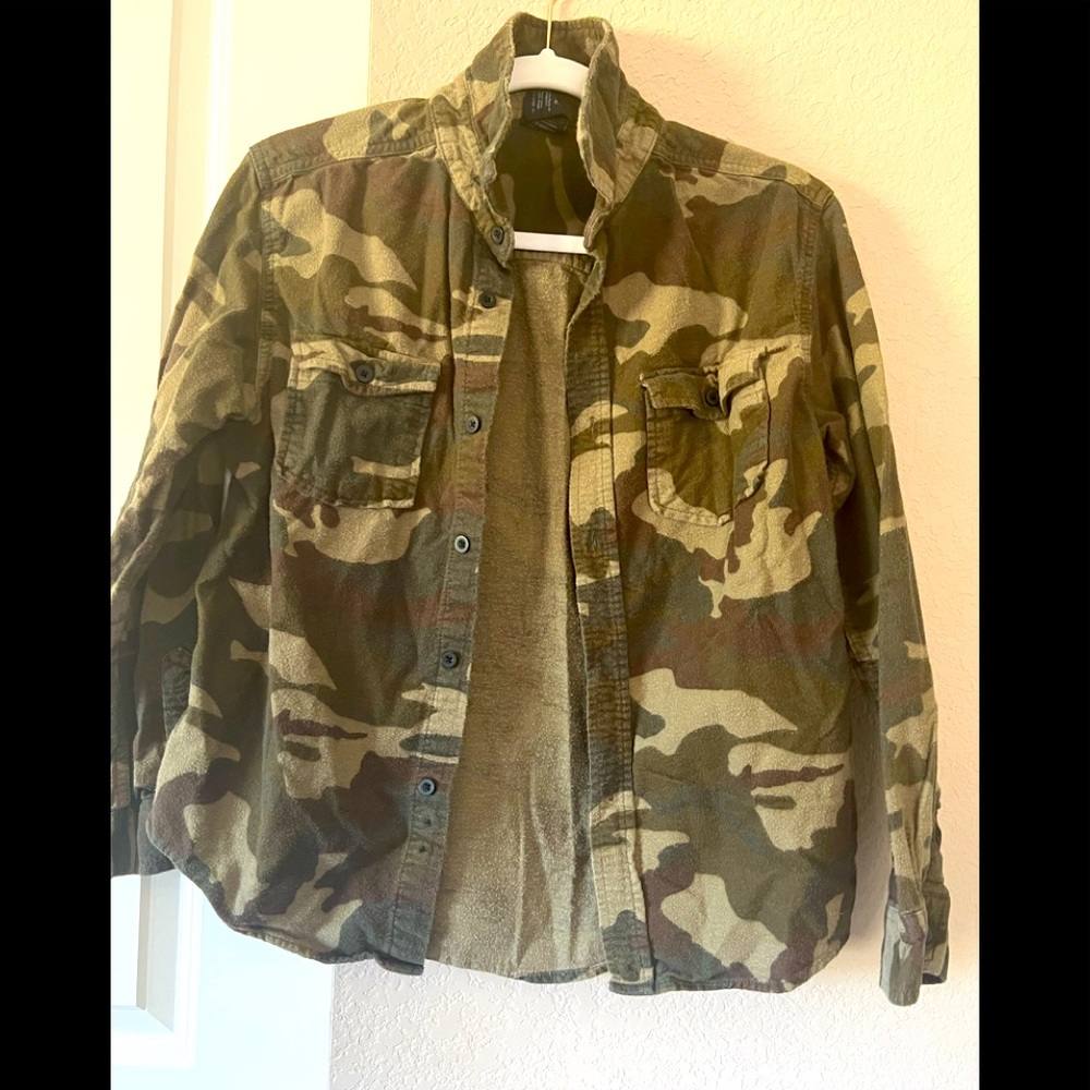 Army camo long sleeved flannel shirt